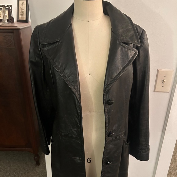 60’s ladies black leather car coat - Picture 3 of 4